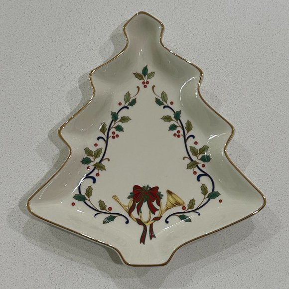 Mikasa Other - MIKASA Christmas Tree Candy Dish - NEW in the BOX